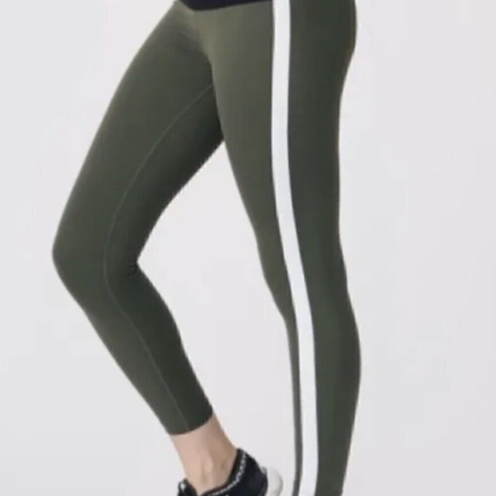 Zyia Active Forest Night Stripe Luxe High Rise 8-10 Green and White Leggings